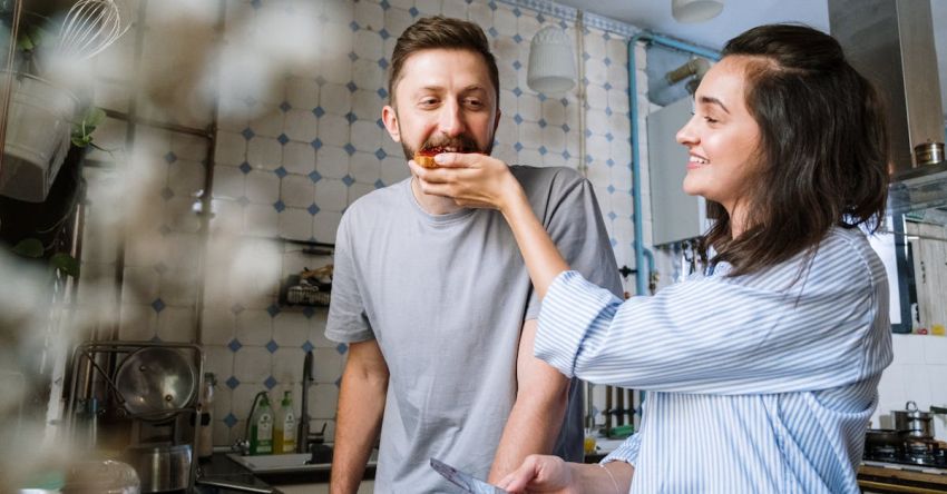 Guesthouses - Happy Couple Having Breakfast