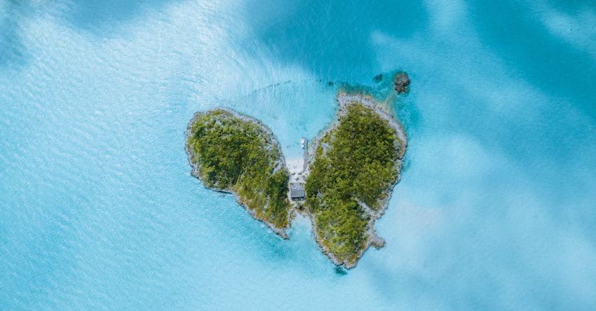 Retreats - House in Middle of Heart Shaped Island